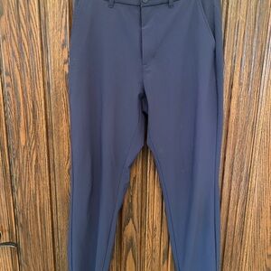 Mizzen+Main Navy Slim Fit jogger type stretch golf pants. Sz 33